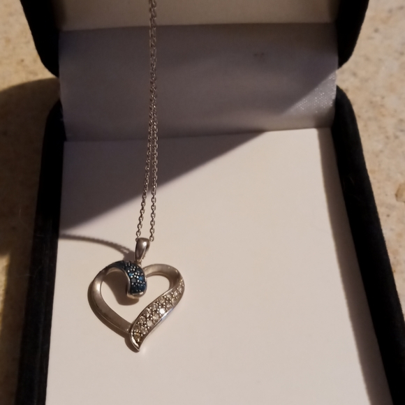 Necklace - Picture 8 of 9